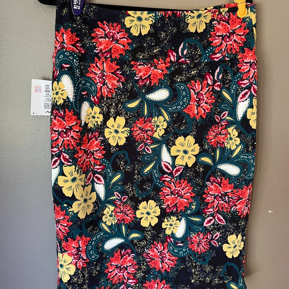 NWT Cassie floral print skirt